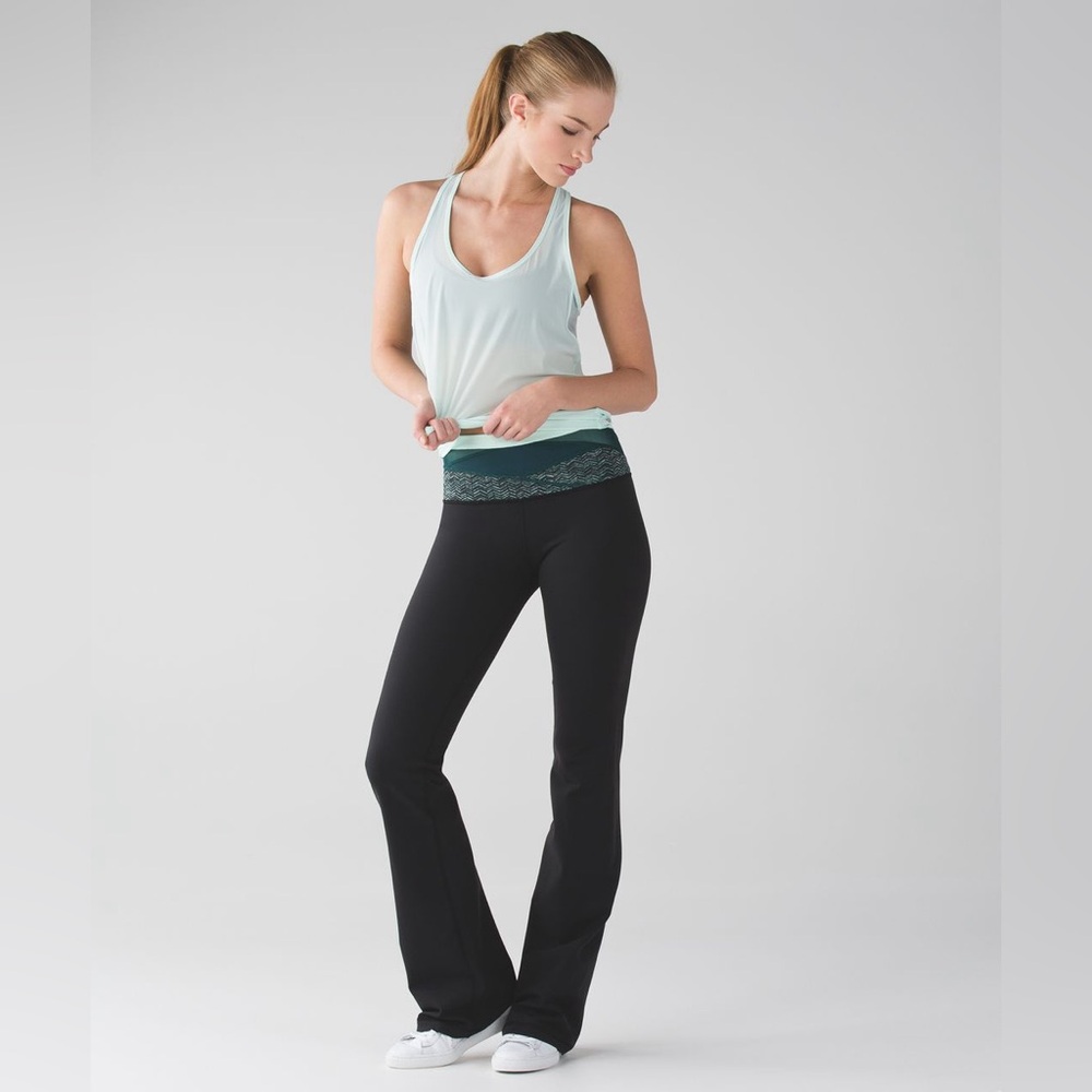 Lululemon Groove Deep Green band-Black pant III Size 10